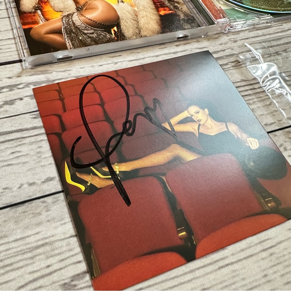 Taylor Swift The Life Of A Showgirl CD + SIGNED insert, photo 4 - Picture 5 of 7